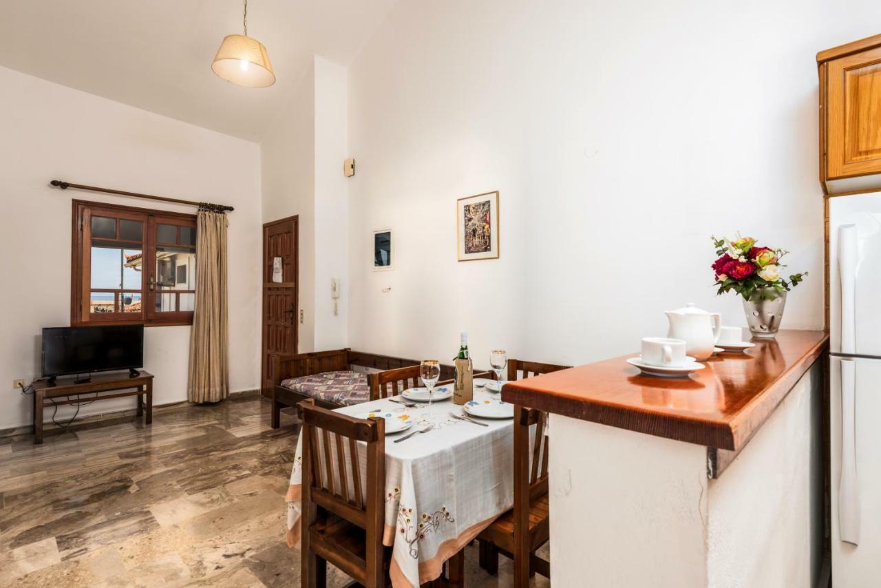 Areti Apartments Poros  Dış mekan fotoğraf